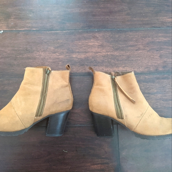 XIT Tan booties - Picture 1 of 4